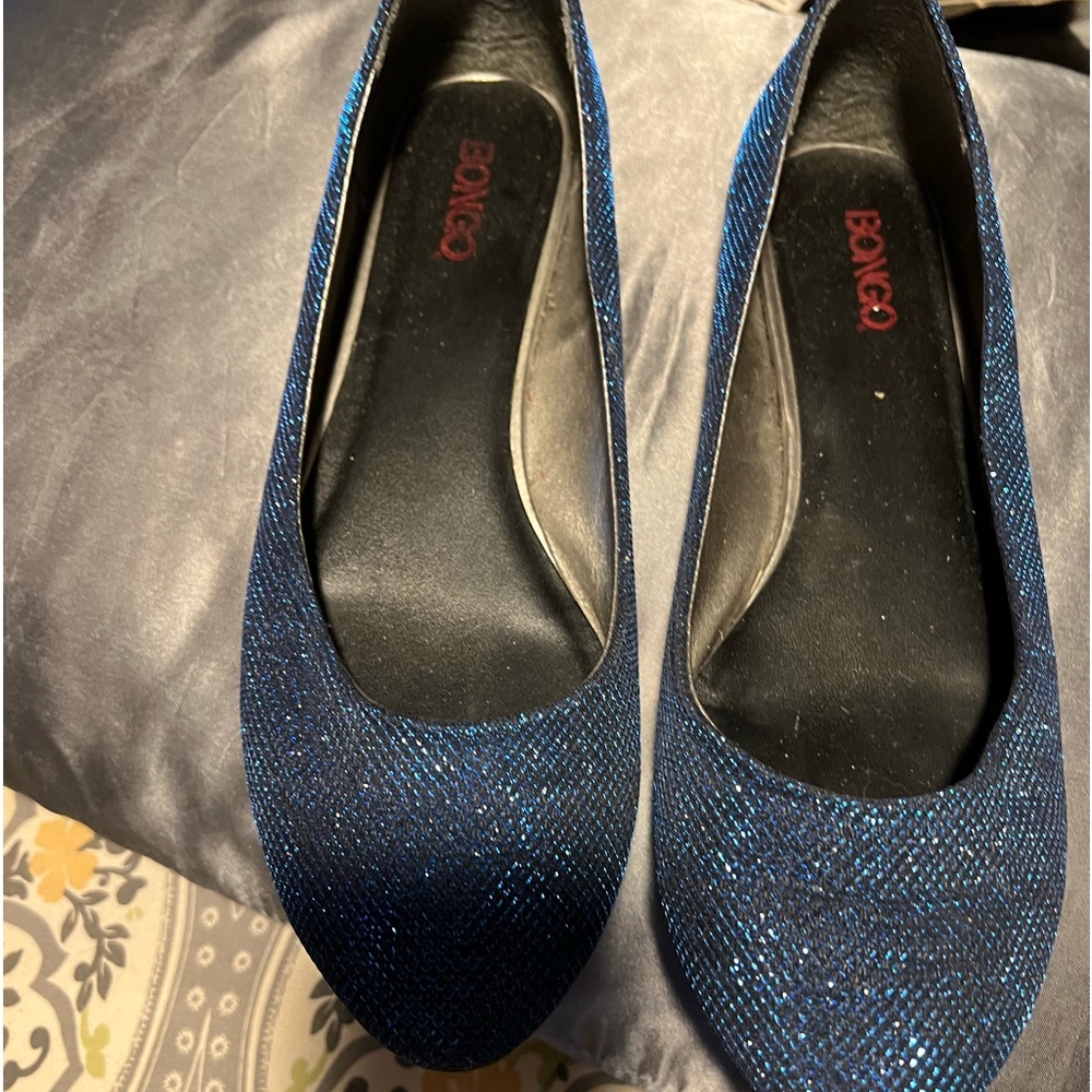 Sparkly blue pumps